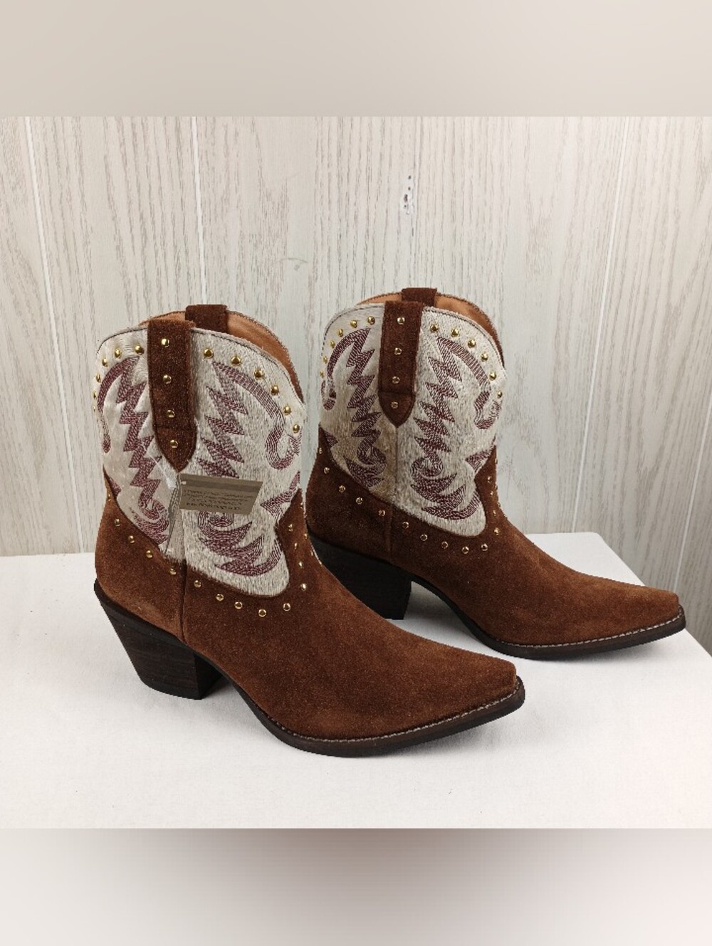 Dingo Rodeo Queen Brown and white sz 11 Med ankle boot calf hair NWT
